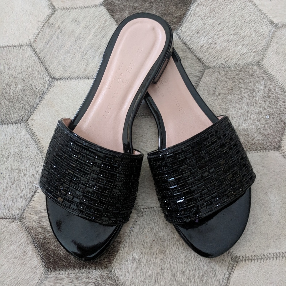 Chinese laundry slides size 7. Only worn once.